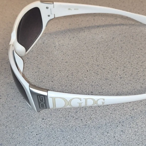 D&G Knockoff Sunglasses W/DG Detail In Gold on Sides-100% UV Protection-NWOT - Picture 3 of 6
